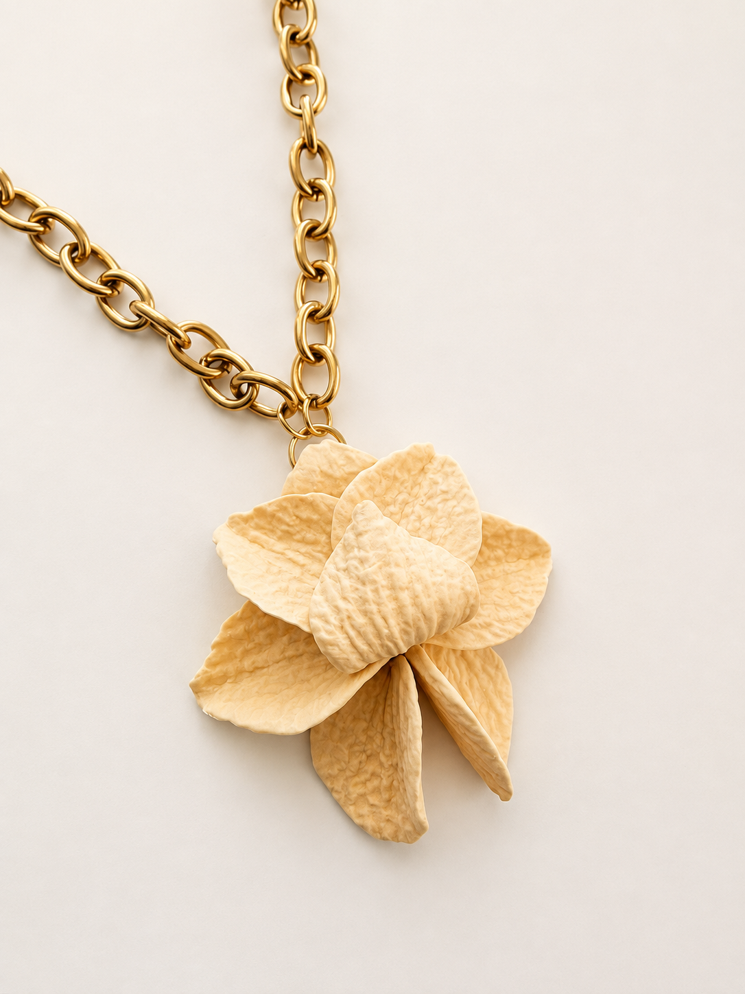 Colar Lotus Butter Yellow