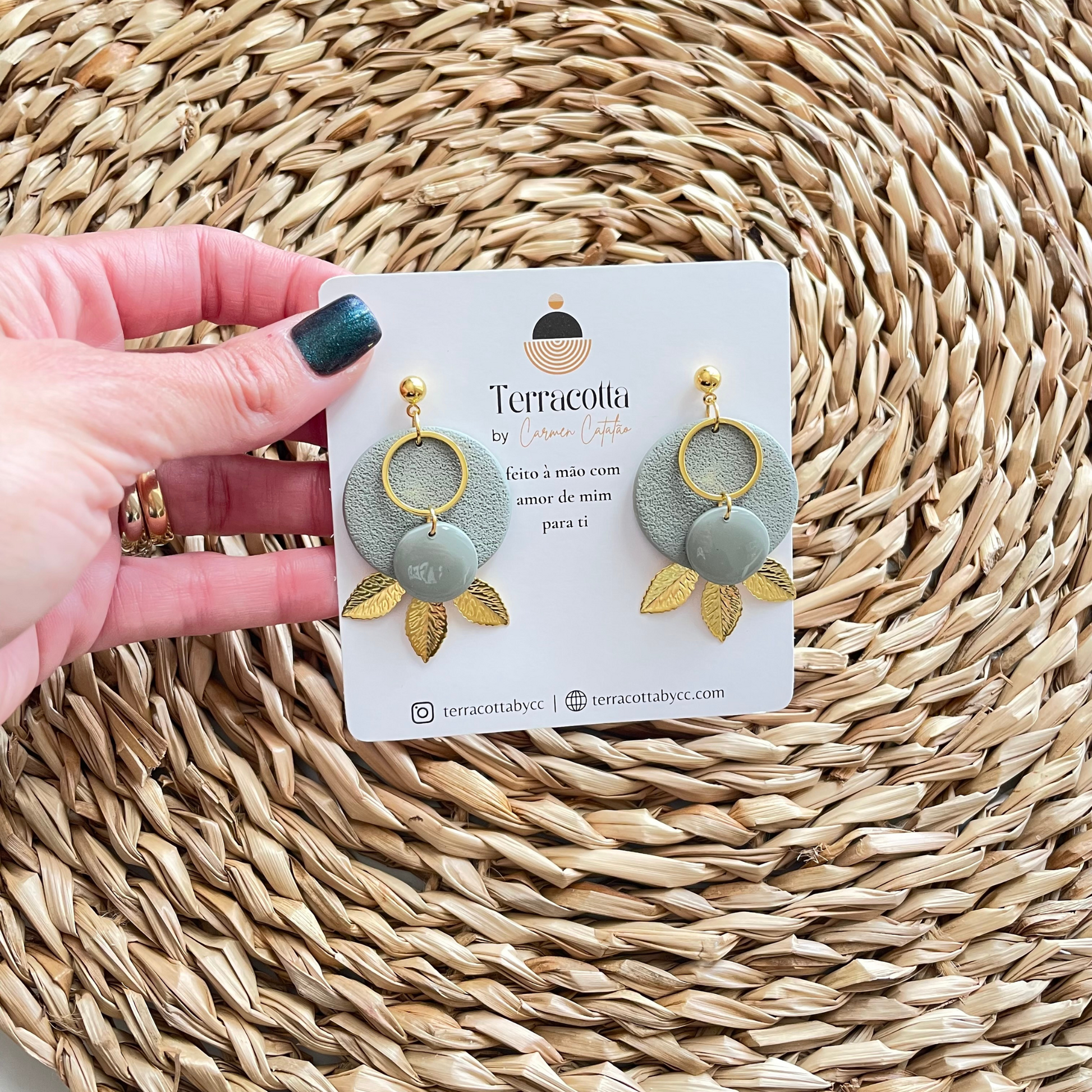 Full Moon botanical Earrings verde claro dourado