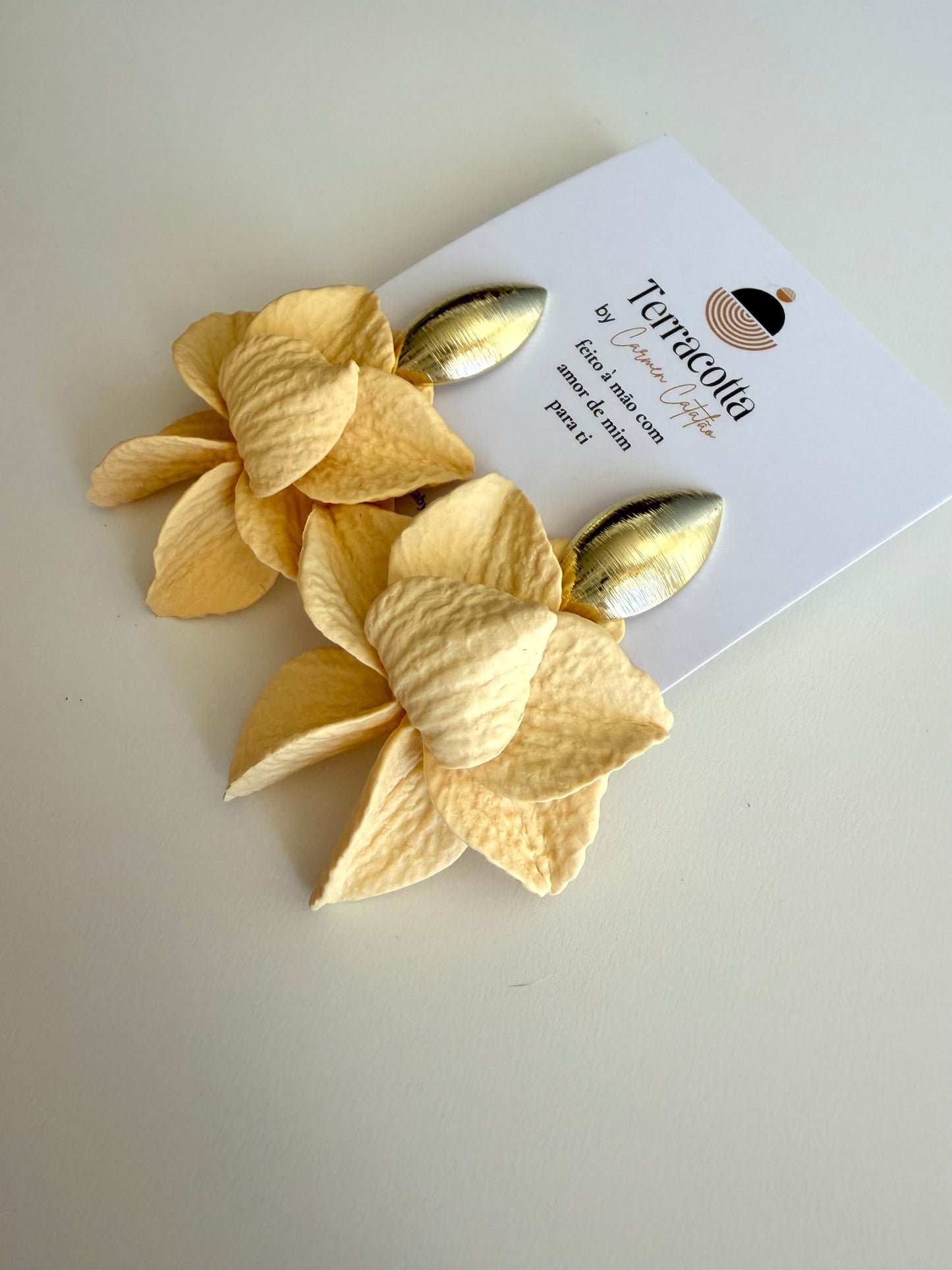 Lotus Amarelo Pastel